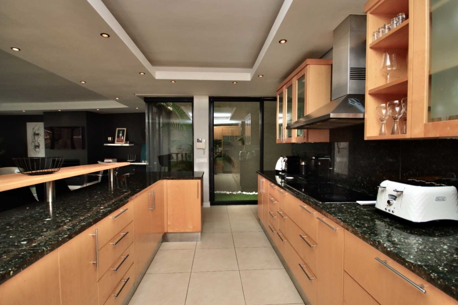 To Let 3 Bedroom Property for Rent in Sunset Beach Western Cape